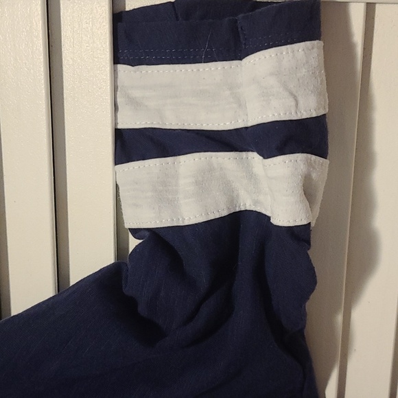 T shirt Monday Tuesday Winesday Qtr Sleeve, Off shoulder, EUC - Picture 3 of 6